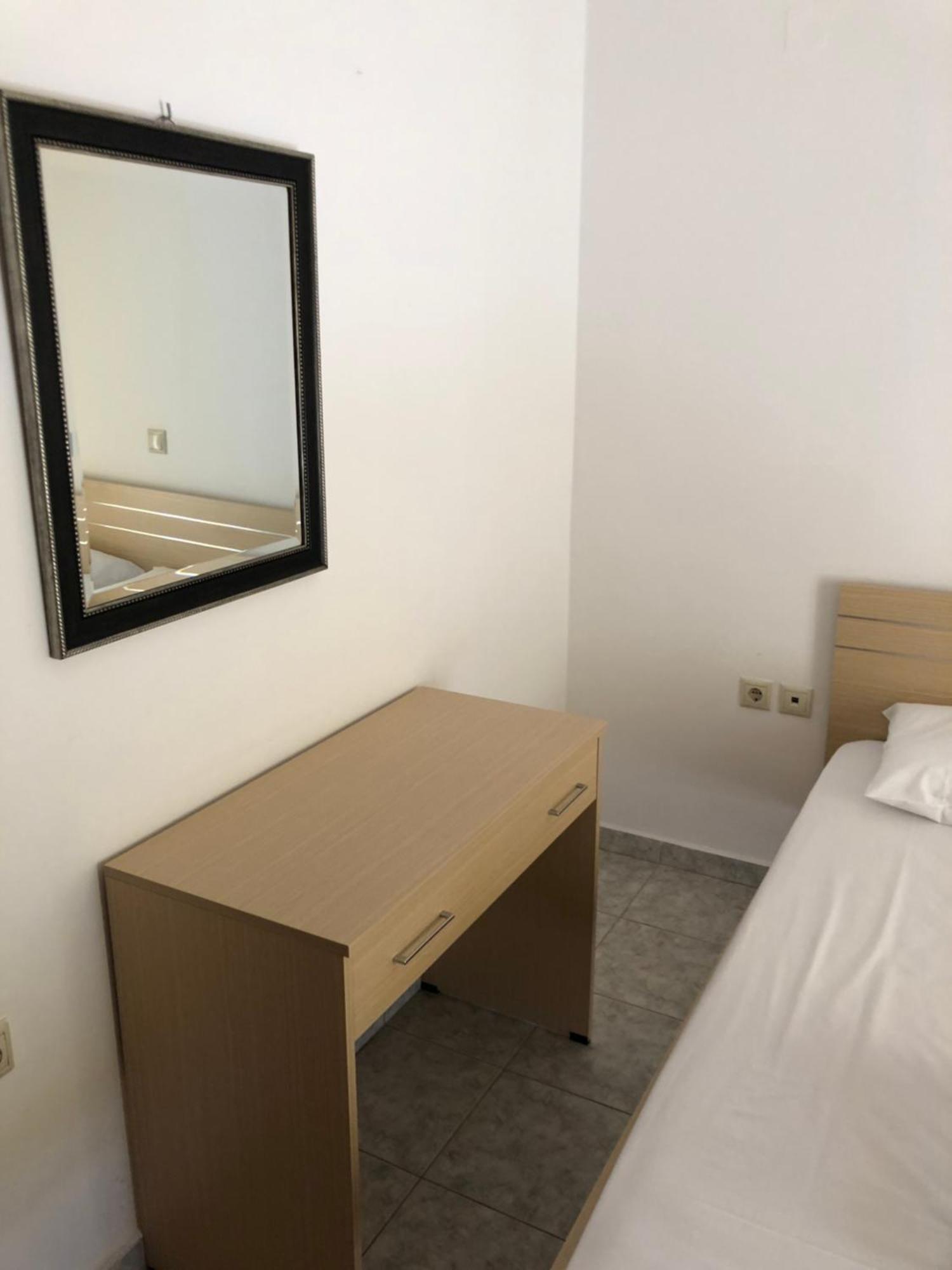 Blue Sky Apartments Makrýgialos Quarto foto